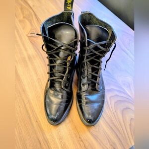 Vintage Dr Martens Pointed Leather Combat Boots Ladies Size 6.